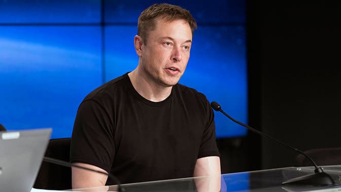 @ElonMusk wants to #buyTwitter* 🐦